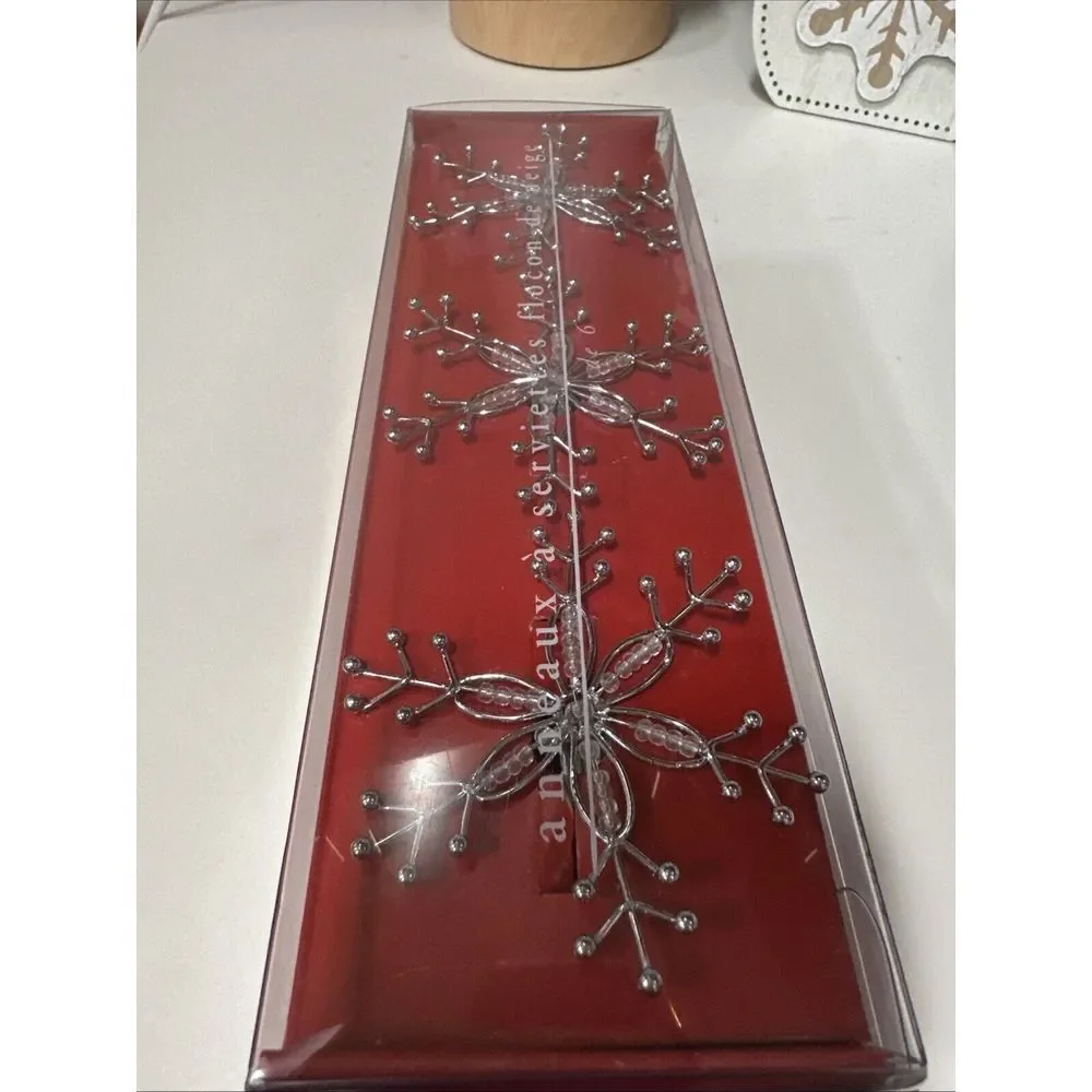 RARE! PIER ONE SET OF 6 SNOWFLAKE DESIGN SILVER TONE NAPKIN RINGS NEW‎ IN BOX